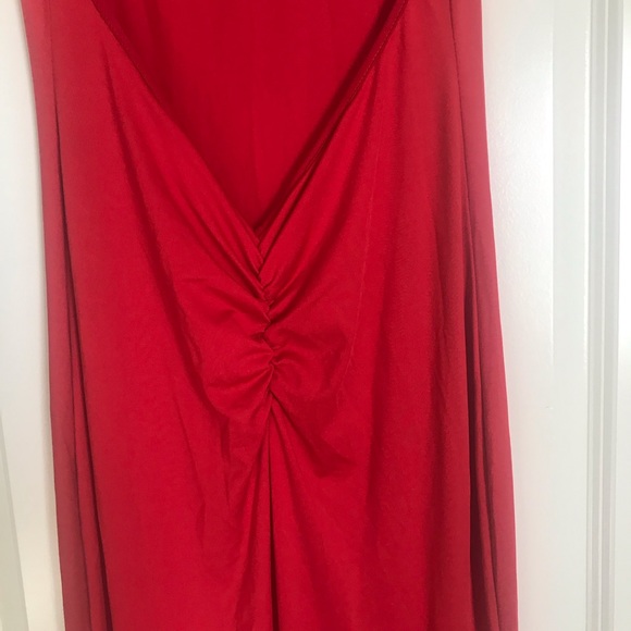 Long red dress. Thin and stretchy fabric. - Picture 3 of 4